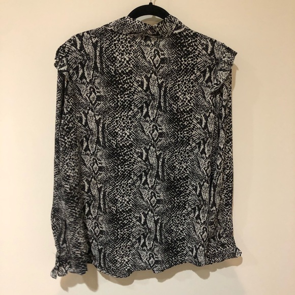 SNAKE PRINT BLOUSE - Picture 6 of 9